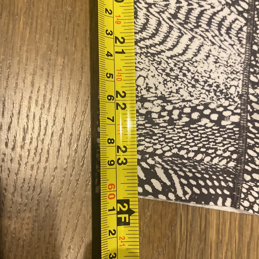 Lululemon Size 4 Python Legging - image 6